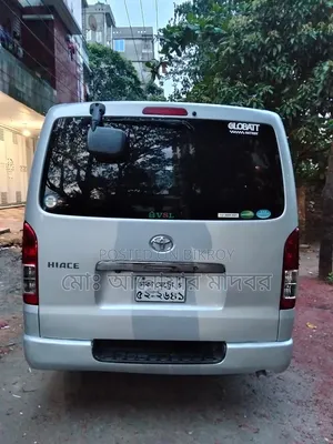 Toyota HiAce 2018 সিলভার