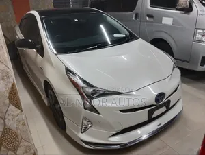 Toyota Prius 2018 Pearl