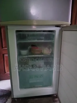 ব্যবহৃত – চমৎকার কন্ডিশনের ডাবল ডোর রেফ্রিজারেটর