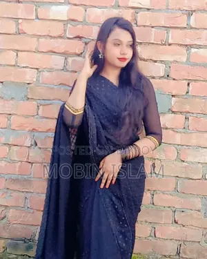 Fabric: White Indian Georgette, with Blouse Piece Included