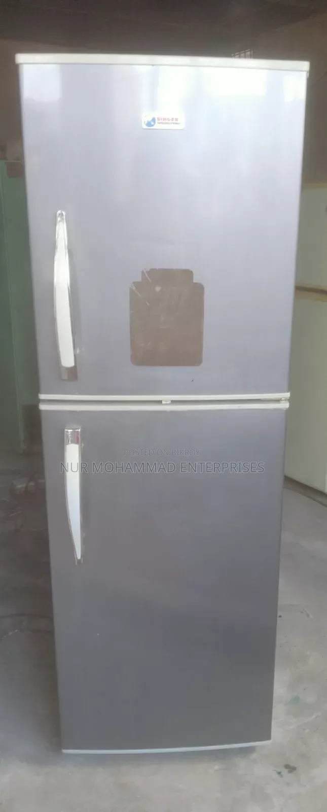 Singer 12.5 Cubic Feet