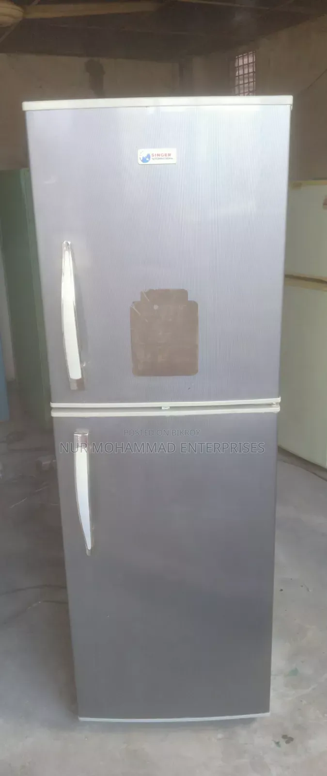 Singer 12.5 Cubic Feet