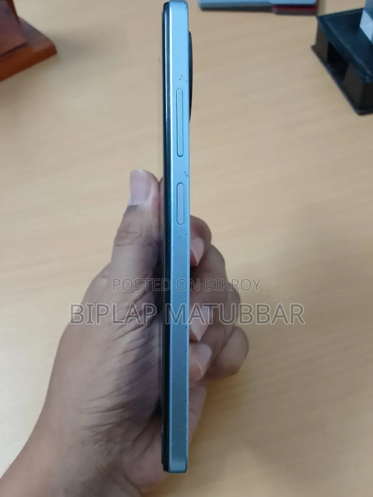 আইটেল এস২৩ ১২৮ জিবি সাদা