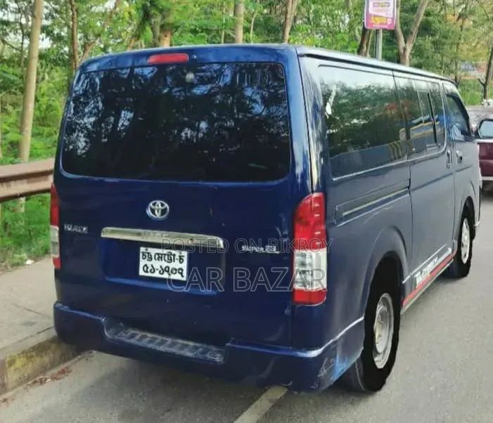 Toyota HiAce 2005 Blue