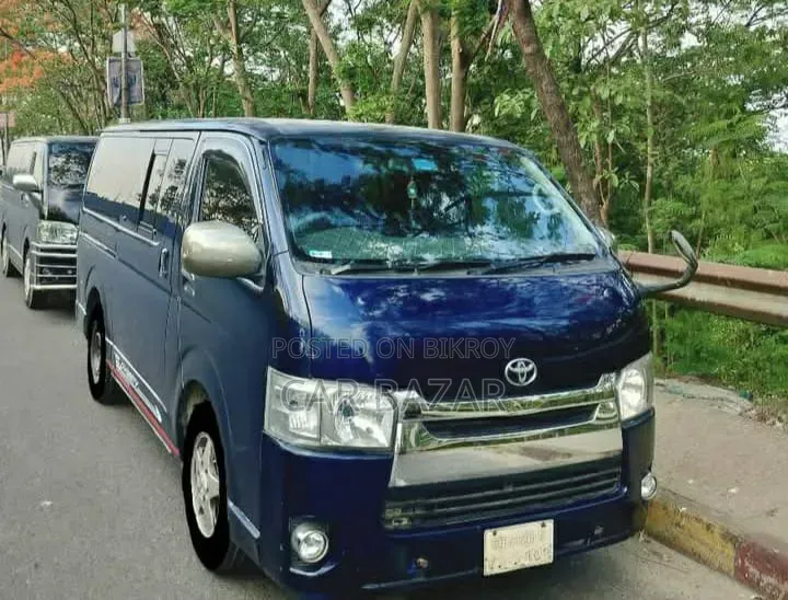 Toyota HiAce 2005 Blue