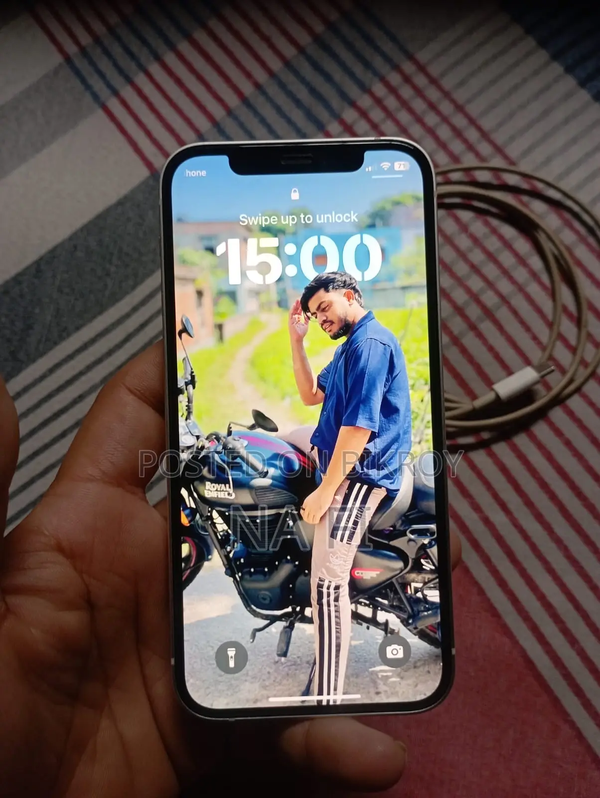 অ্যাপল আইফোন ১২ ৬৪ জিবি হোয়াইট