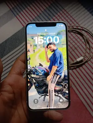 অ্যাপল আইফোন ১২ ৬৪ জিবি হোয়াইট
