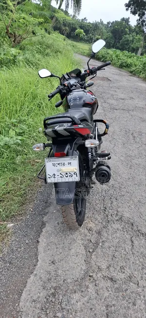 বাজাজ পালসার ১৫০ ২০২১ ব্ল্যাক