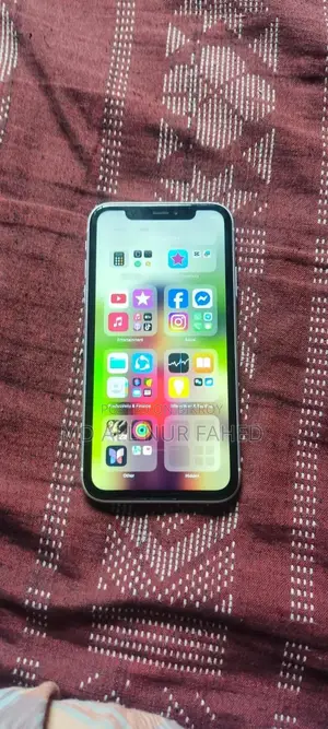 Apple iPhone XR 64 GB White