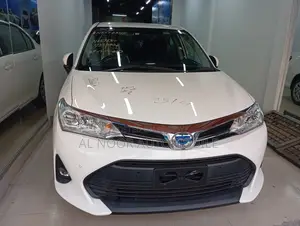 টয়োটা এক্সিও ২০২১ সাদা