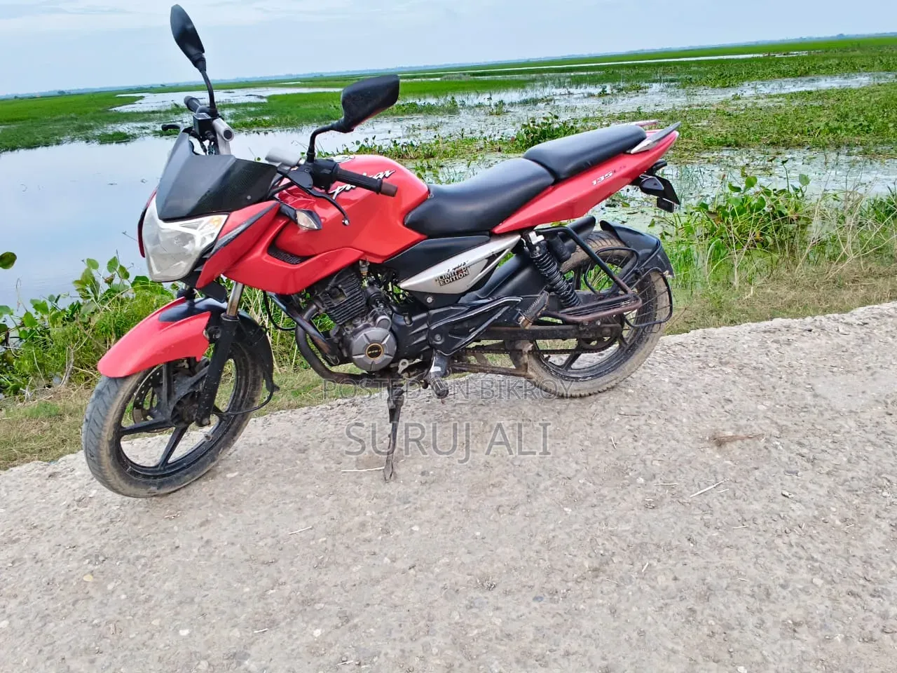 বাজাজ পালসার ১৩৫ এলএস ২০১১ রেড