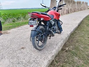 বাজাজ পালসার ১৩৫ এলএস ২০১১ রেড