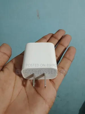 Apple iPhone-এর অ্যাডাপ্টার