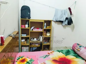 বুক শেলফ
