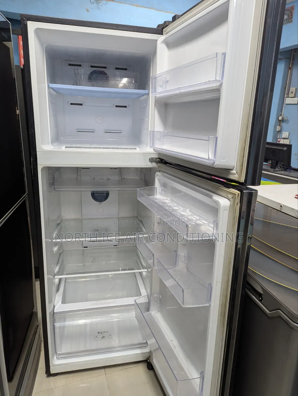 Samsung Black Colour Inverter Fridge 300 Ltr.