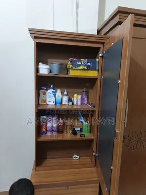 ড্রেসিং টেবিল