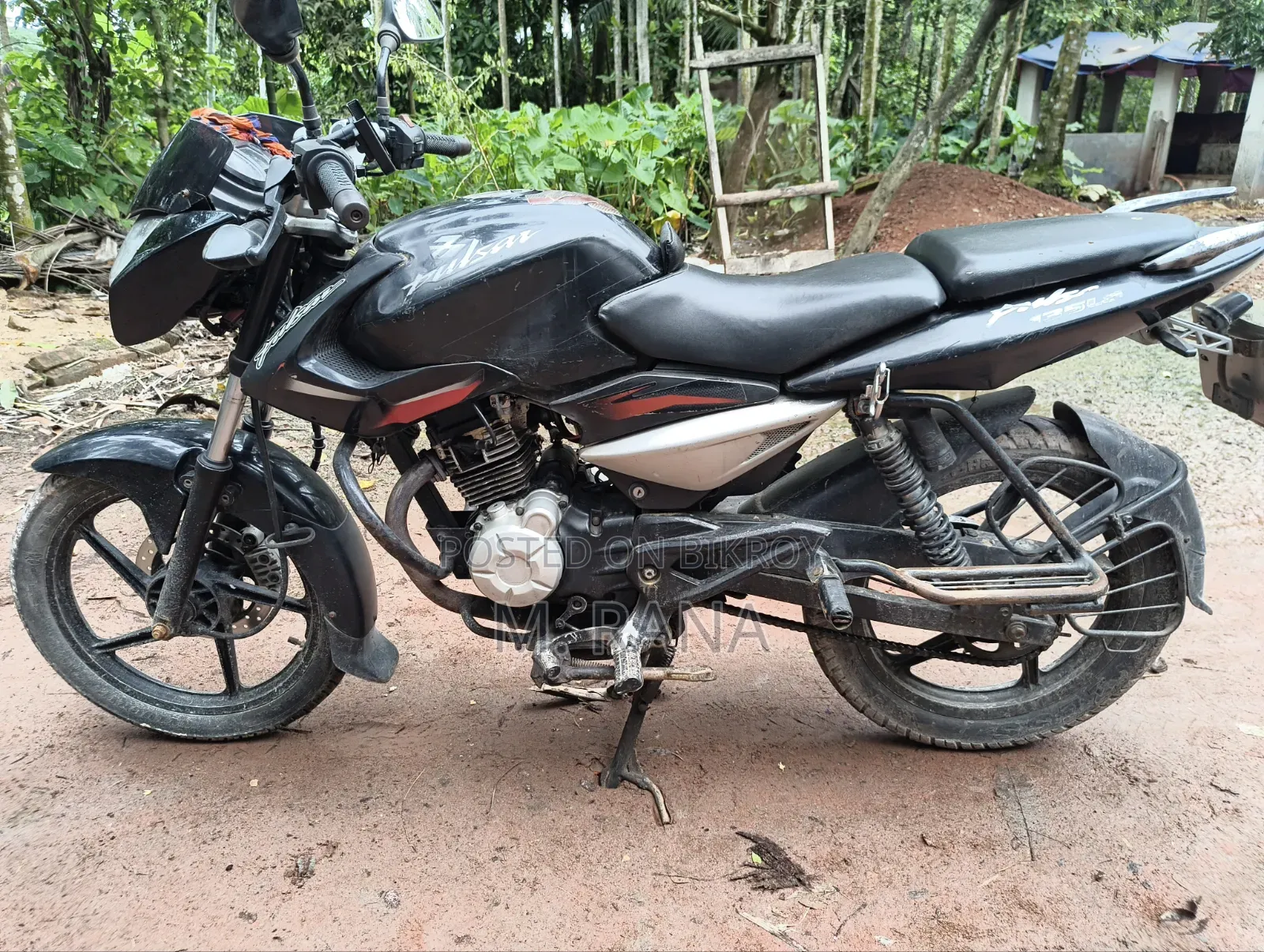 বাজাজ পালসার ১৩৫ এলএস ২০১০ কালো