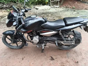 বাজাজ পালসার ১৩৫ এলএস ২০১০ কালো