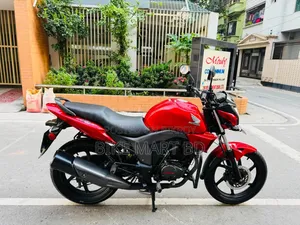 হোন্ডা সিবি ২০১৫ লাল