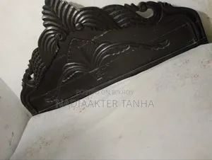 খাটটি বিক্রি হবে যারা নিতে চান তারাই কল দিবেন।