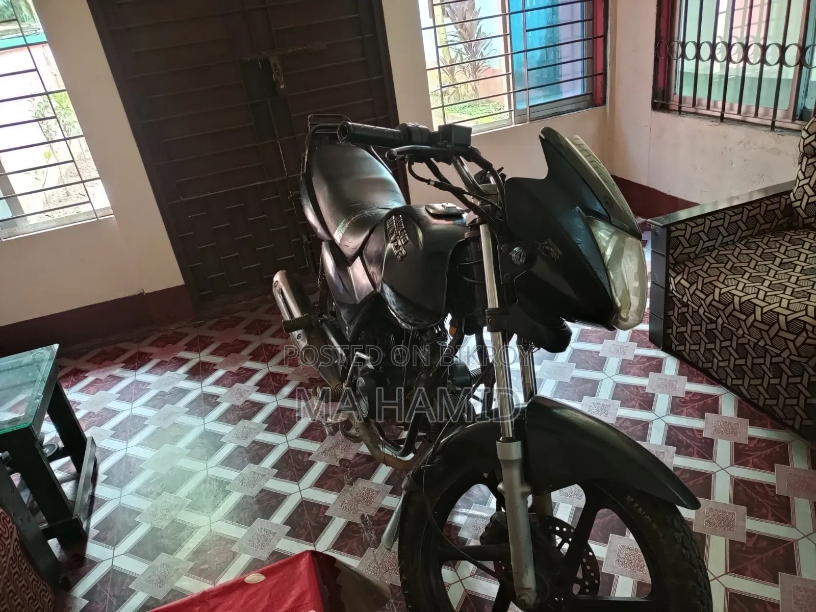 দাইয়ুন ডিওয়াই১০০-এ ২০১৫ কালো
