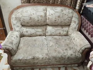 পুরাতন কুশন সোফা