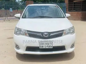 টয়োটা করোলা ফিল্ডার ২০১২ সাদা