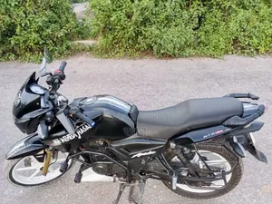টিভিএস অ্যাপাচে আরটিআর ১৬০ টুভি ২০১৭ কালো