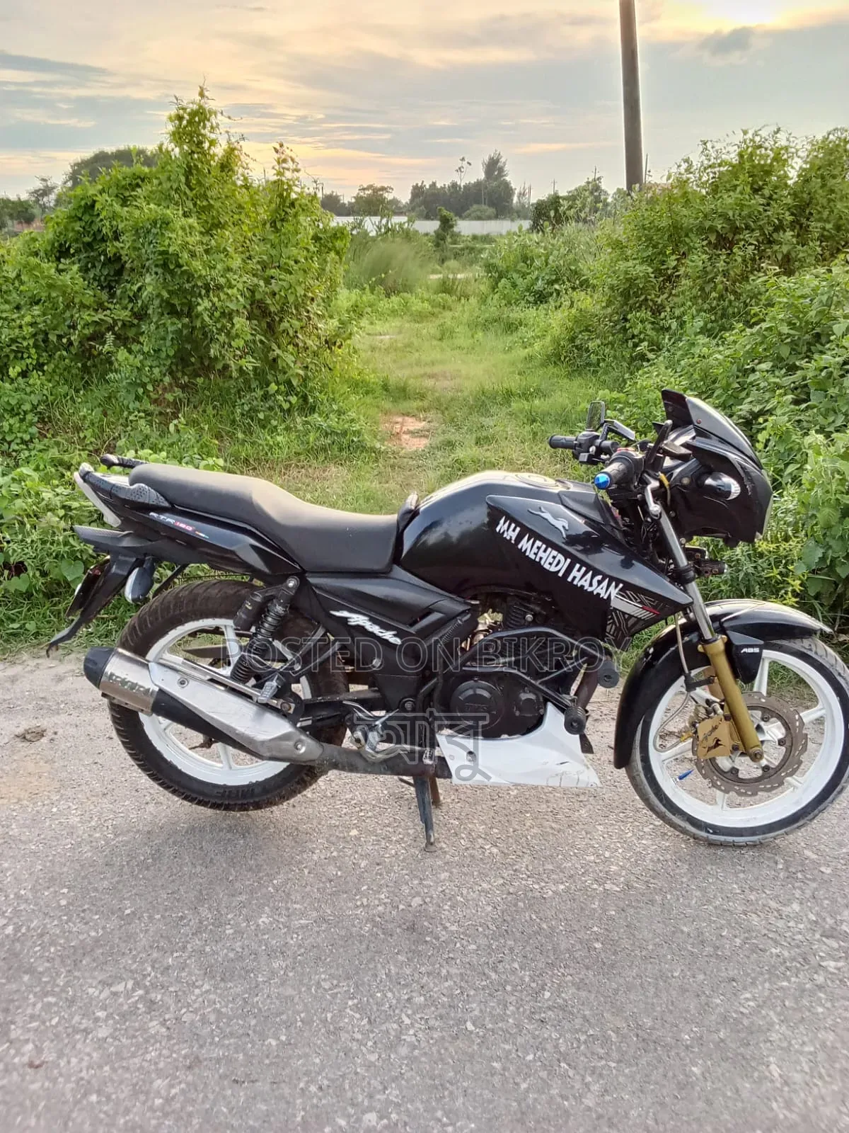 টিভিএস অ্যাপাচে আরটিআর ১৬০ টুভি ২০১৭ কালো