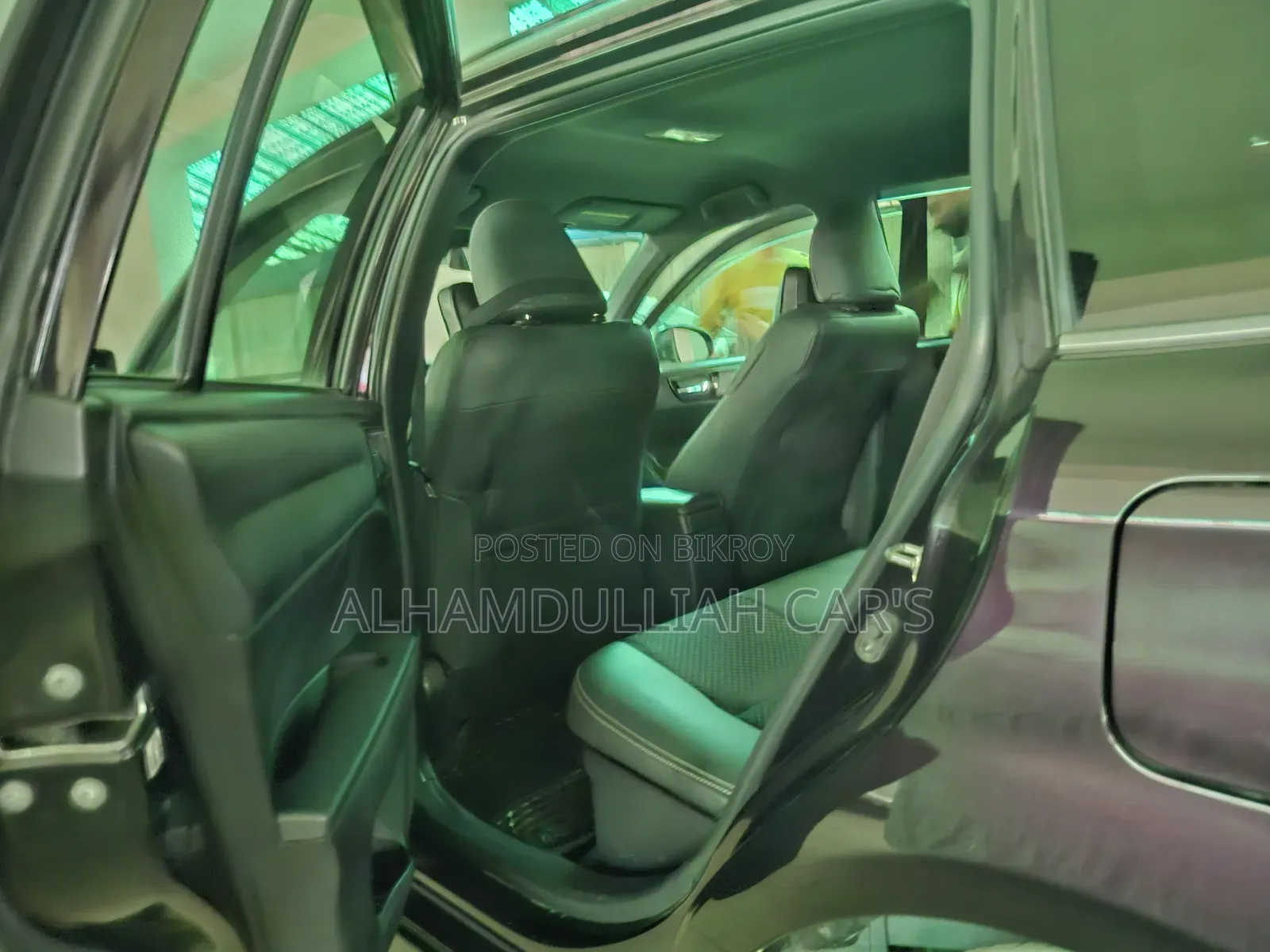 Toyota Corolla Fielder 1.5 Hybrid FWD 2015 Purple