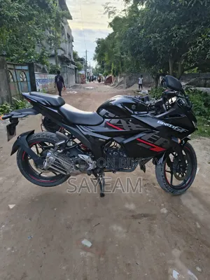 সুজুকি গিক্সার এসএফ ২০২২ কালো