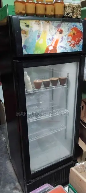২০০ লিটারের একটি ব্যভারেজ ফ্রিজ বিক্রি হবে