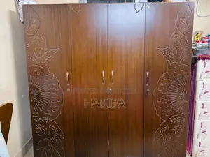উড বোর্ড এর আলমারি