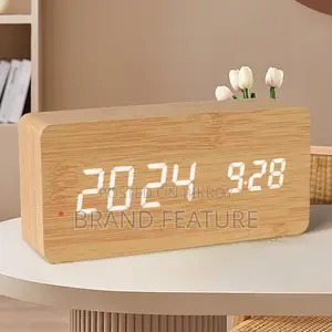 স্মার্ট Led কাঠের ঘড়ি —
