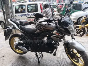 সুজুকি জিক্সার ২০১৭ গ্রে