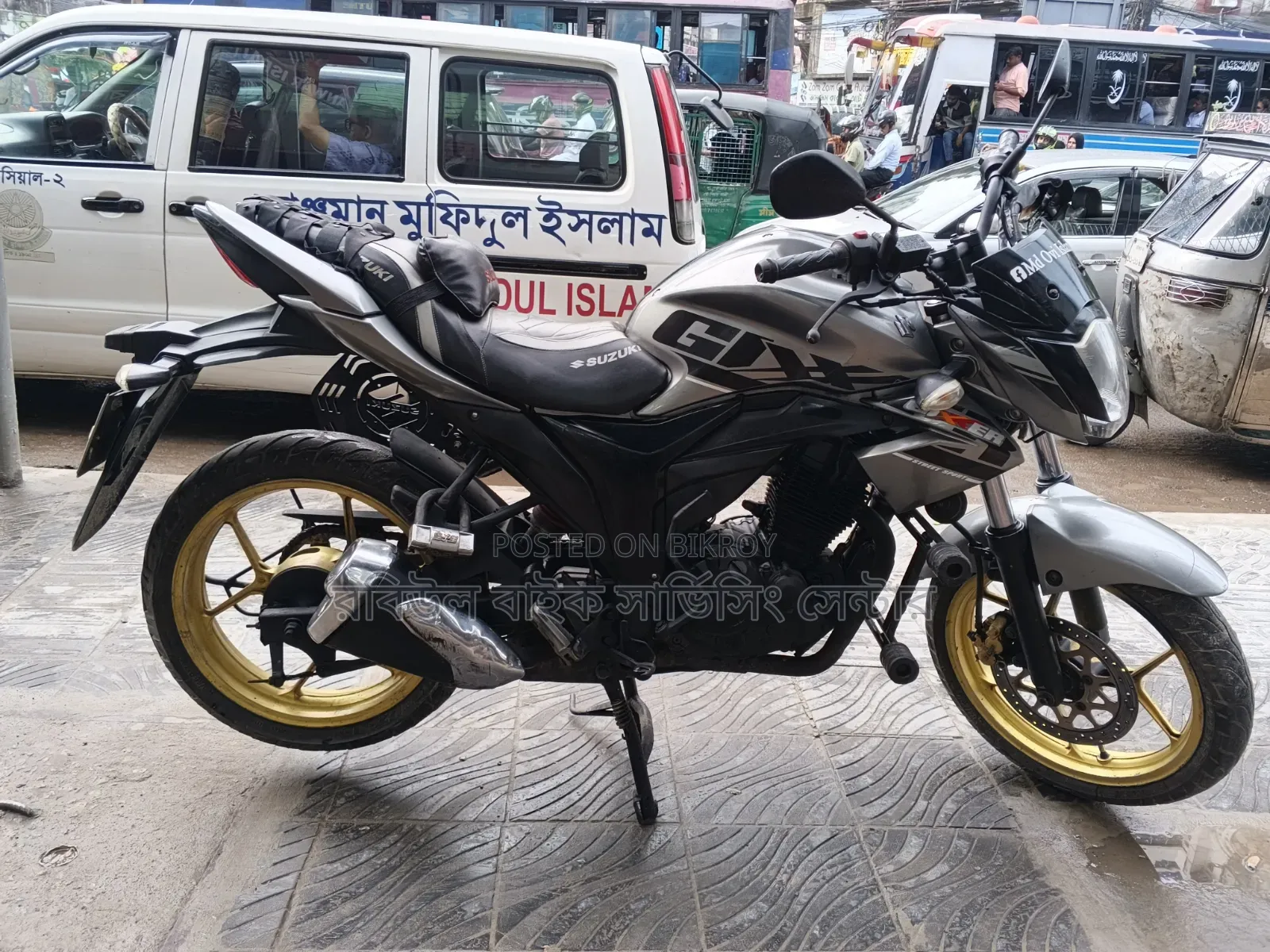 সুজুকি জিক্সার ২০১৭ গ্রে