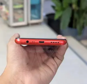 রিয়েলমি সি১২ ৩২ জিবি লাল