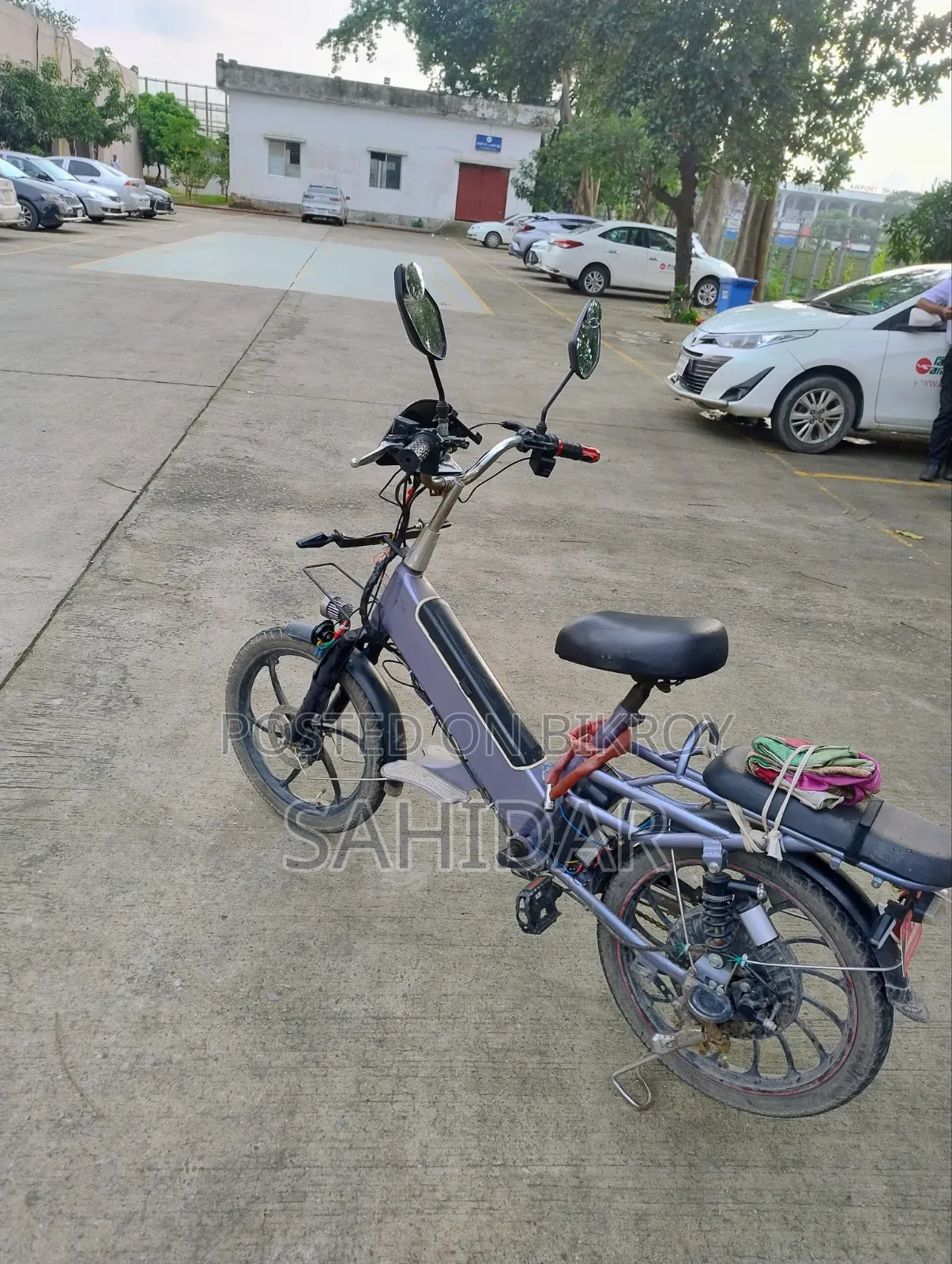 ইউএম কারমেল ১২৫ ২০২৫ গ্রে