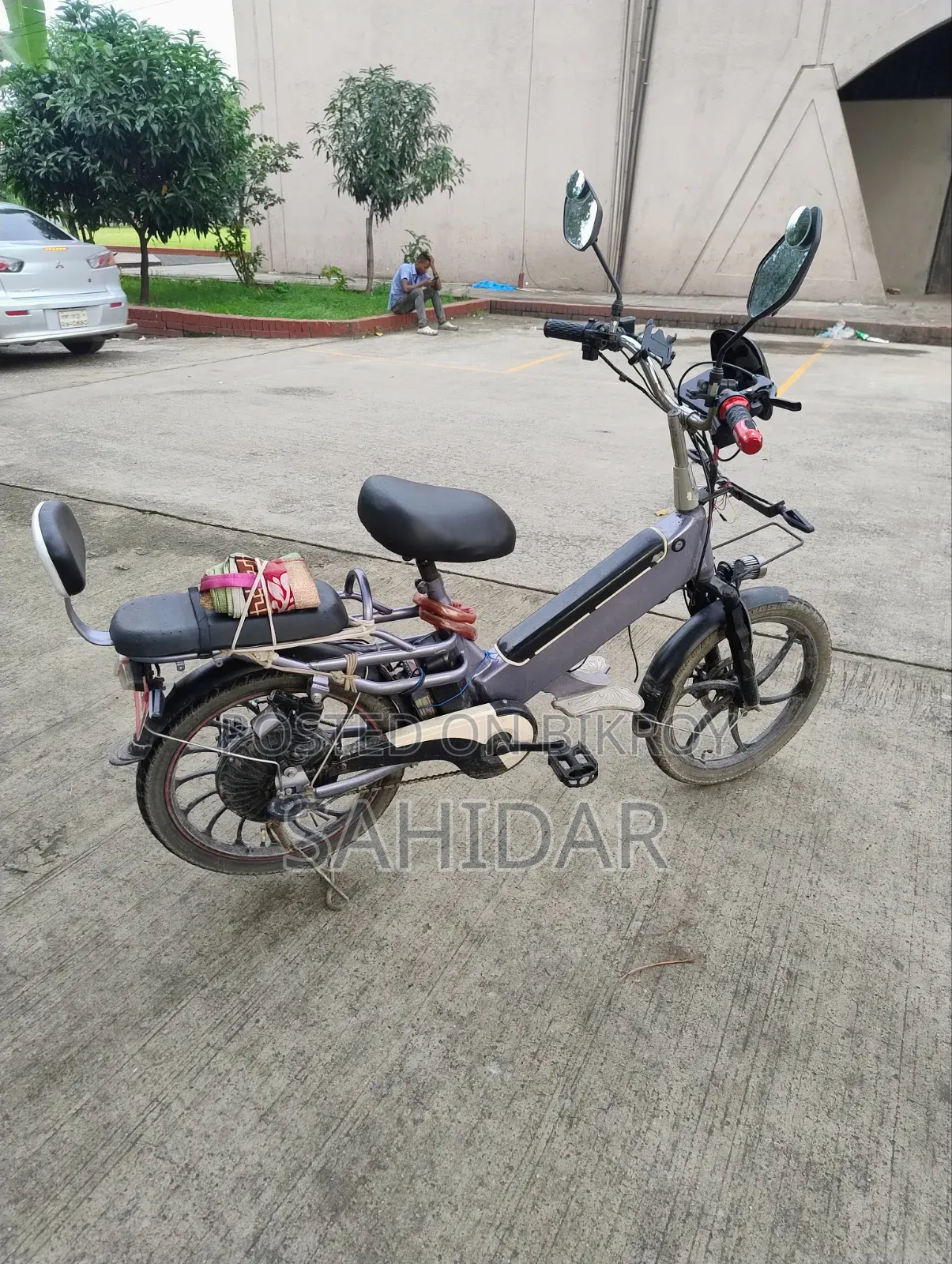 ইউএম কারমেল ১২৫ ২০২৫ গ্রে