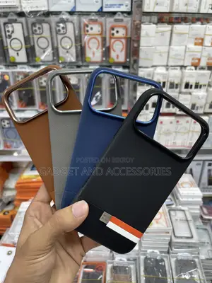 আইফোন ১৭ প্রো ম্যাক্স লেদার কেস