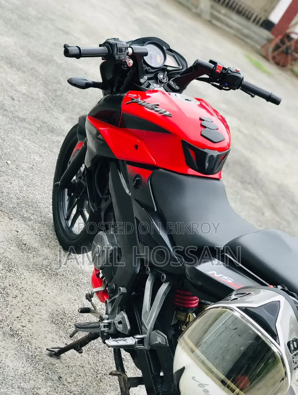 বাজাজ পালসার এনএস ১৬০ ২০১৮ রেড