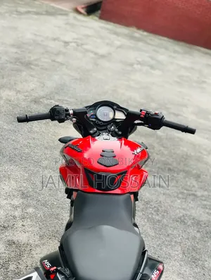 বাজাজ পালসার এনএস ১৬০ ২০১৮ রেড