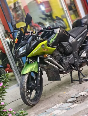 যামাহা ফেজার ভি১ ২০১৪ ব্ল্যাক