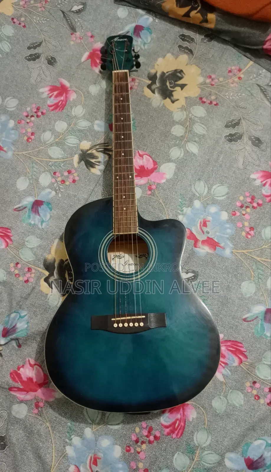 Givson Cutaway Acoustic Guitar - Excellent Sound
