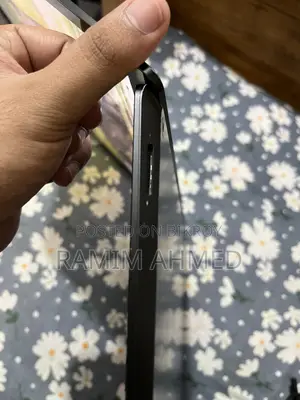 ল্যাপটপ মাইক্রোসফট সারফেস ৩ ৮জিবি ইন্টেল কোর আই৫ ইএমএমসি ২৫জিবি