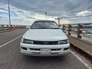 টয়োটা করিনা ১৯৯৮ সিলভার