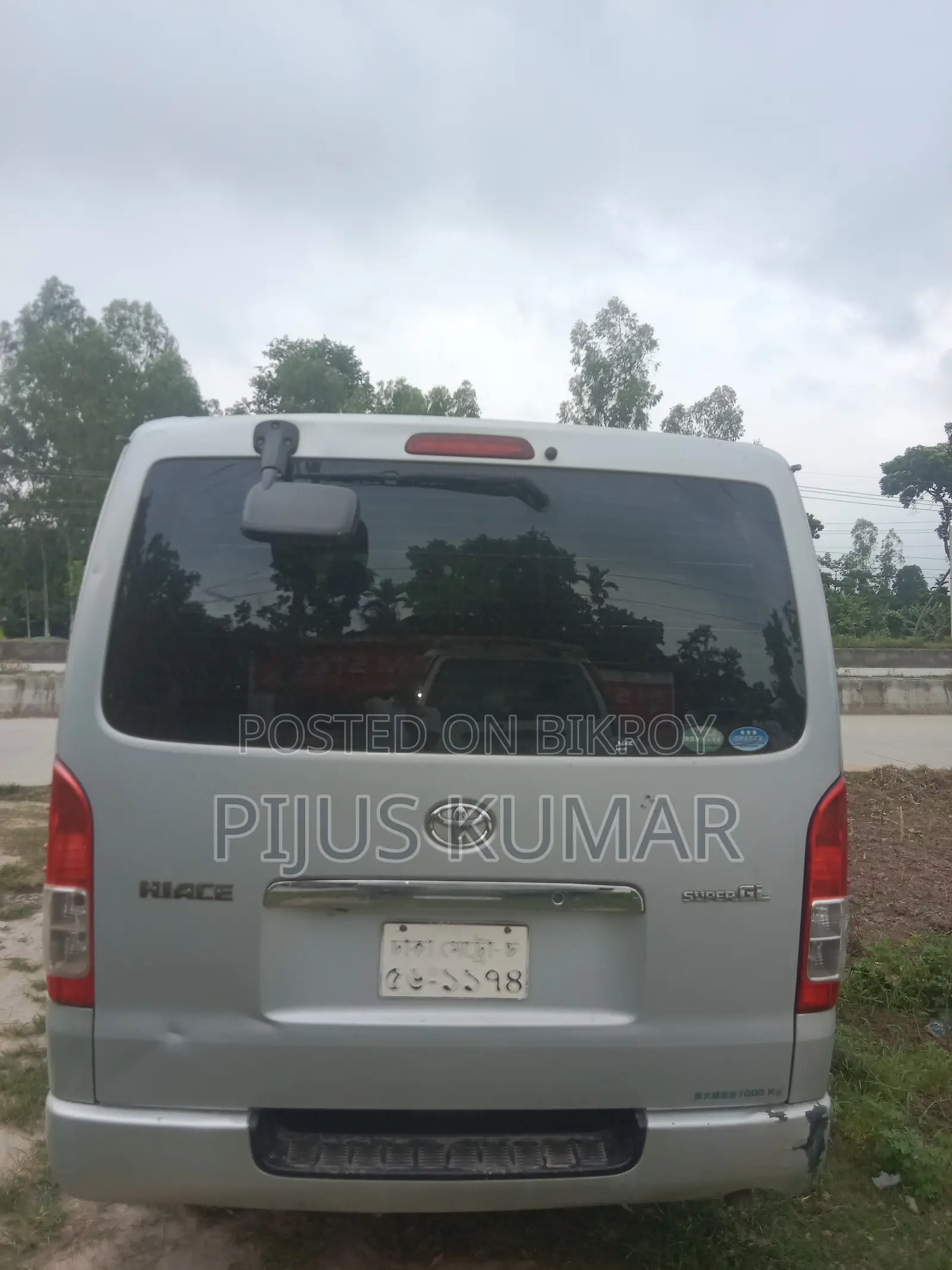 Toyota HiAce 2013