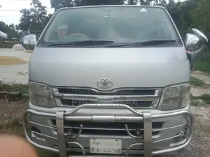 Toyota HiAce 2013