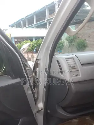 Toyota HiAce 2013