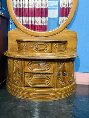 ড্রেসিং টেবিল বিক্রির জন্য